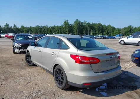 2016 Ford Focus Se z USA, uszkodzony, nr VIN 1FADP3F20GL389034